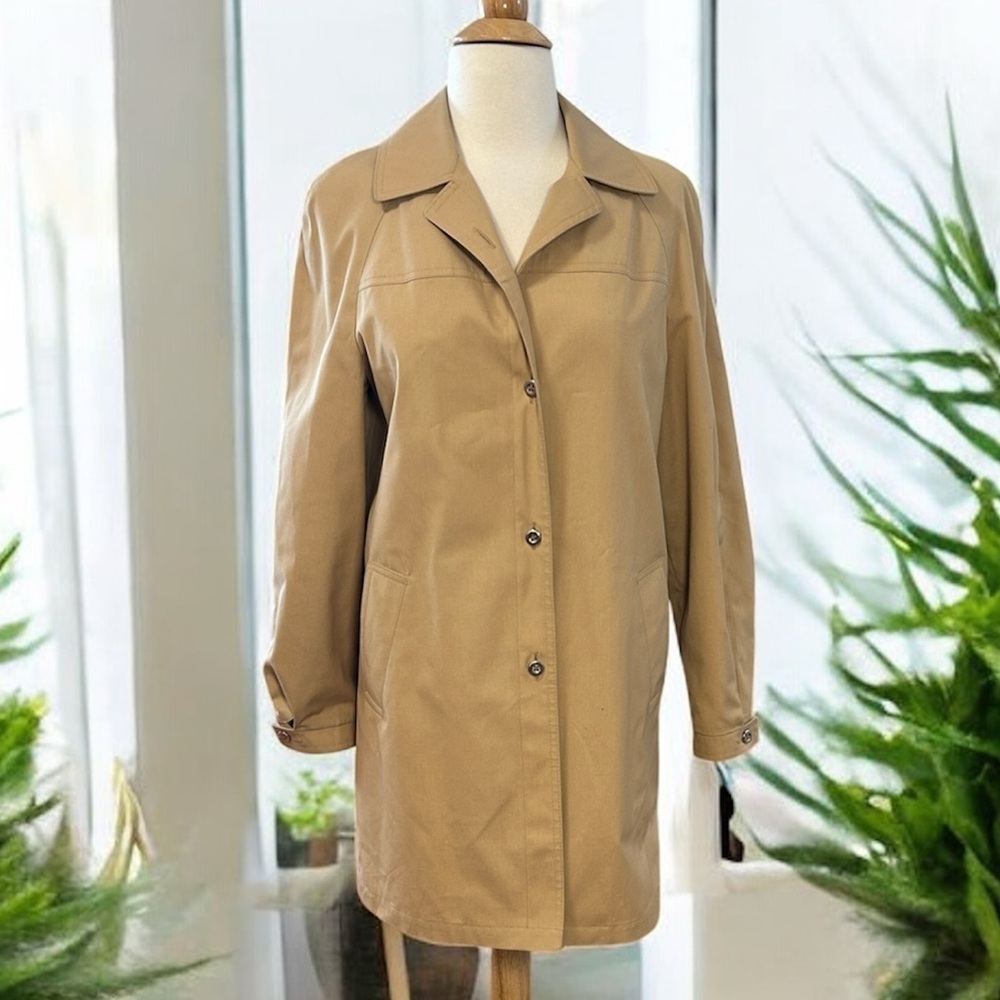Vintage London Fog Tan Classic Short Trench Coat size 6 Regular